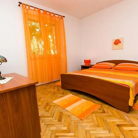 Ivana Apartament *